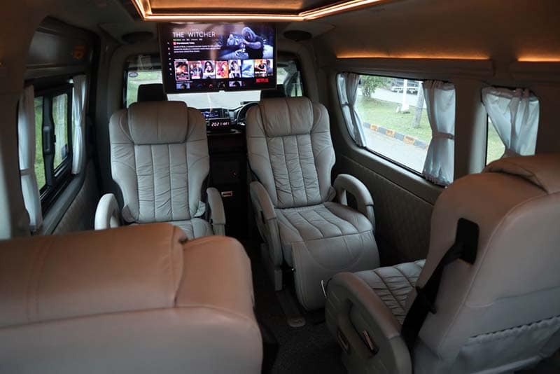 Sewa Hiace Luxury Jakarta
